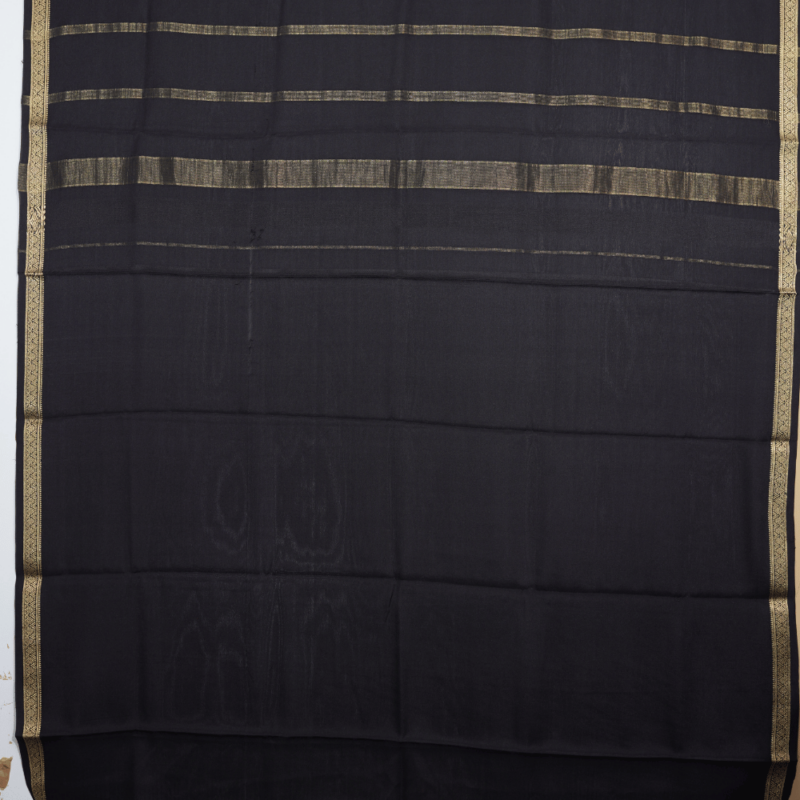 Pure mysore crepe constast piping border saree - Image 4